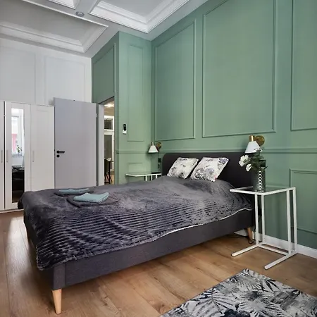Spacious Luxury In The Centre شقة *