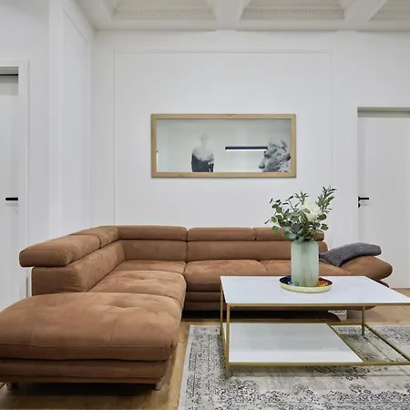 Apartment Spacious Luxury In The Centre