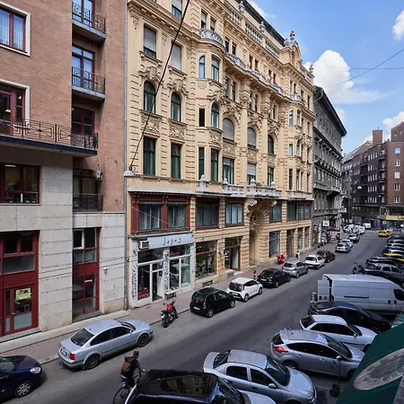 Apartment Spacious Luxury In The Centre