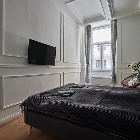 Spacious Luxury In The Centre