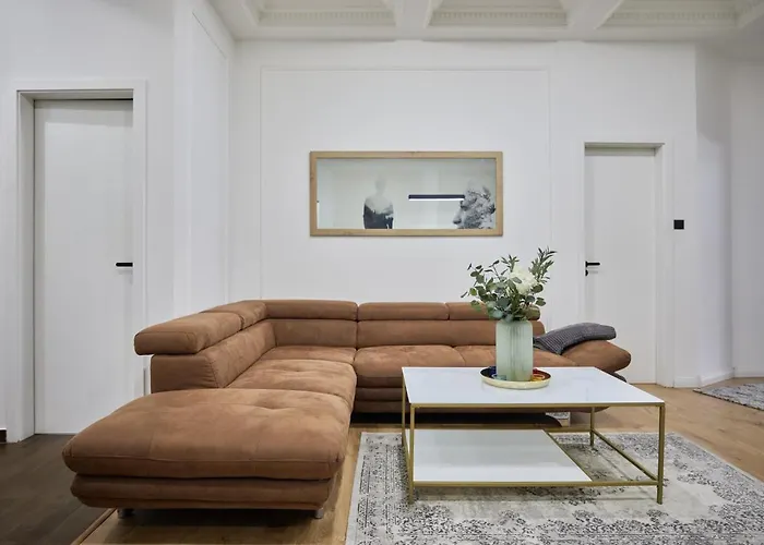 Апартаменты Spacious Luxury In The Centre