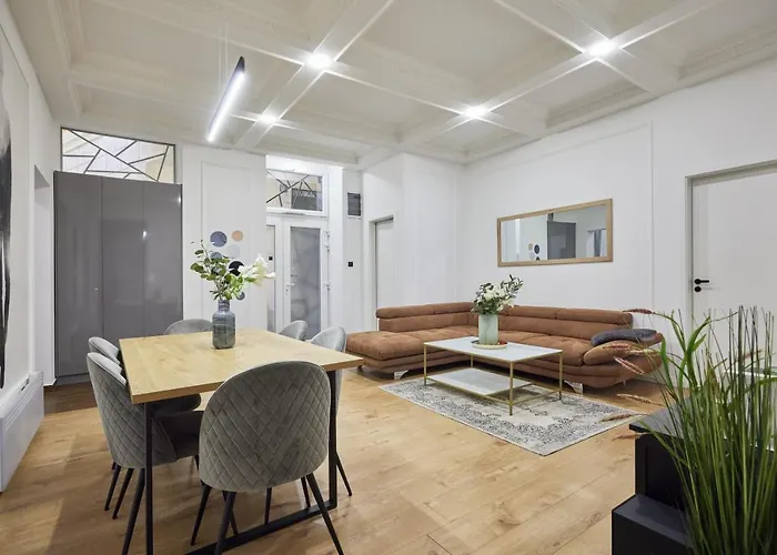 Spacious Luxury In The Centre